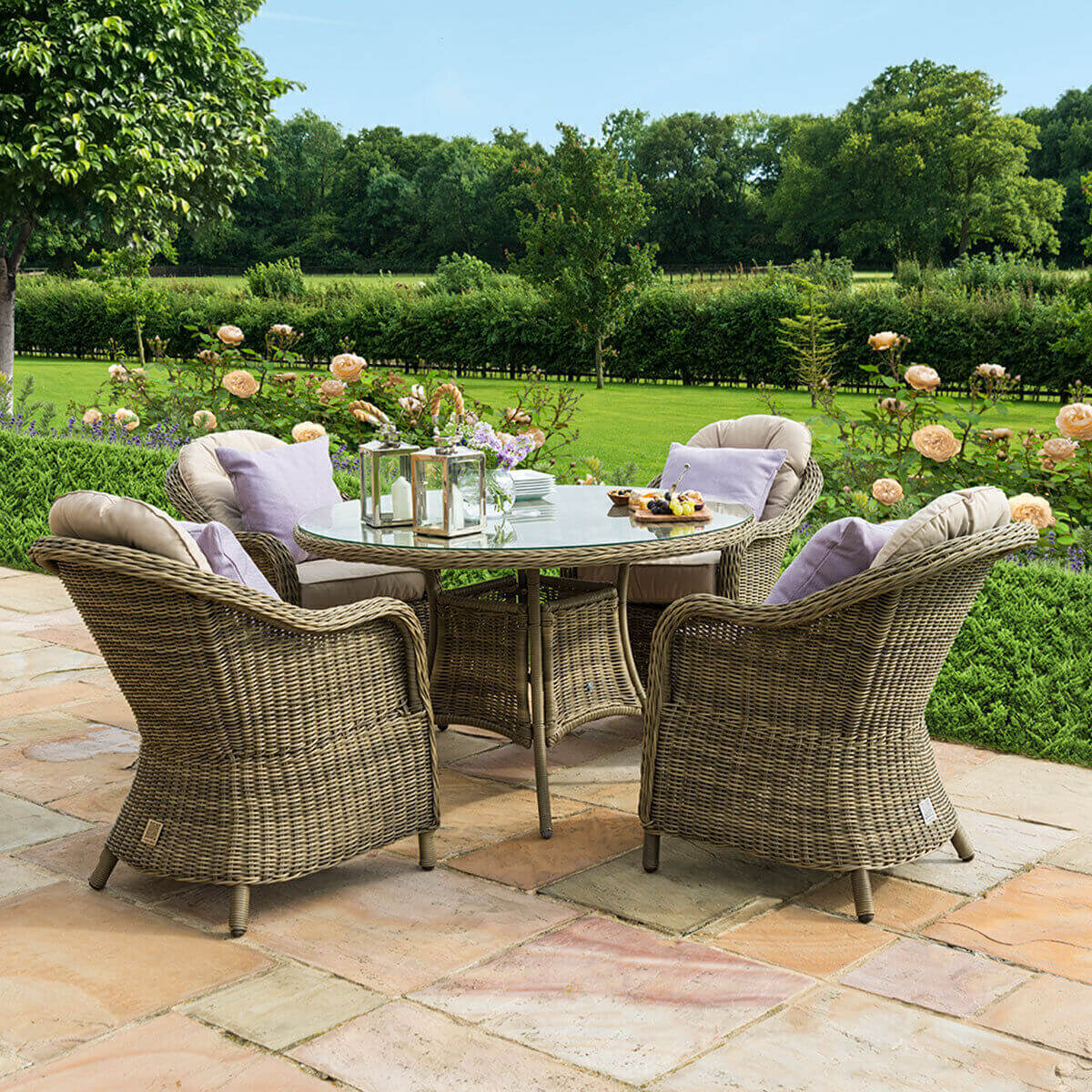 Maze Outdoor Winchester 4 Seat Round Dining Set with Heritage Chairs